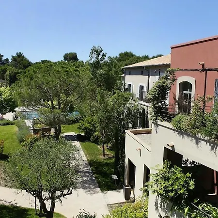 Hoteliere 4 Etoiles Les Mas Du Grand Vallon 5* Мужен